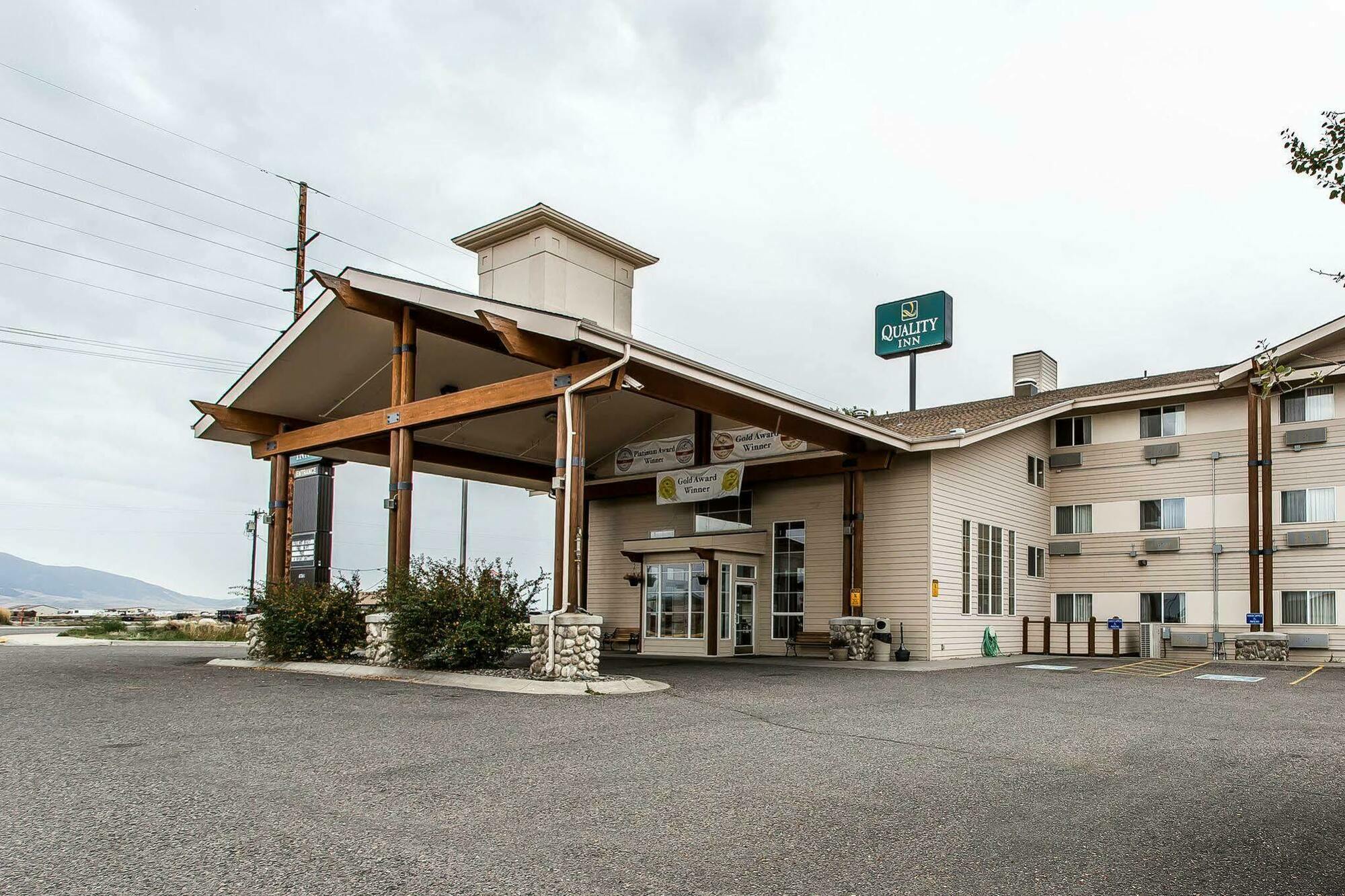 Quality Inn Belgrade - Bozeman Yellowstone Airport Ngoại thất bức ảnh